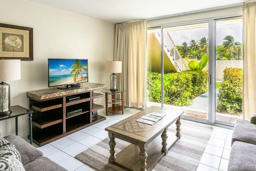 Beach Living At Island Pine Villas Blp Джорджтаун Екстер'єр фото