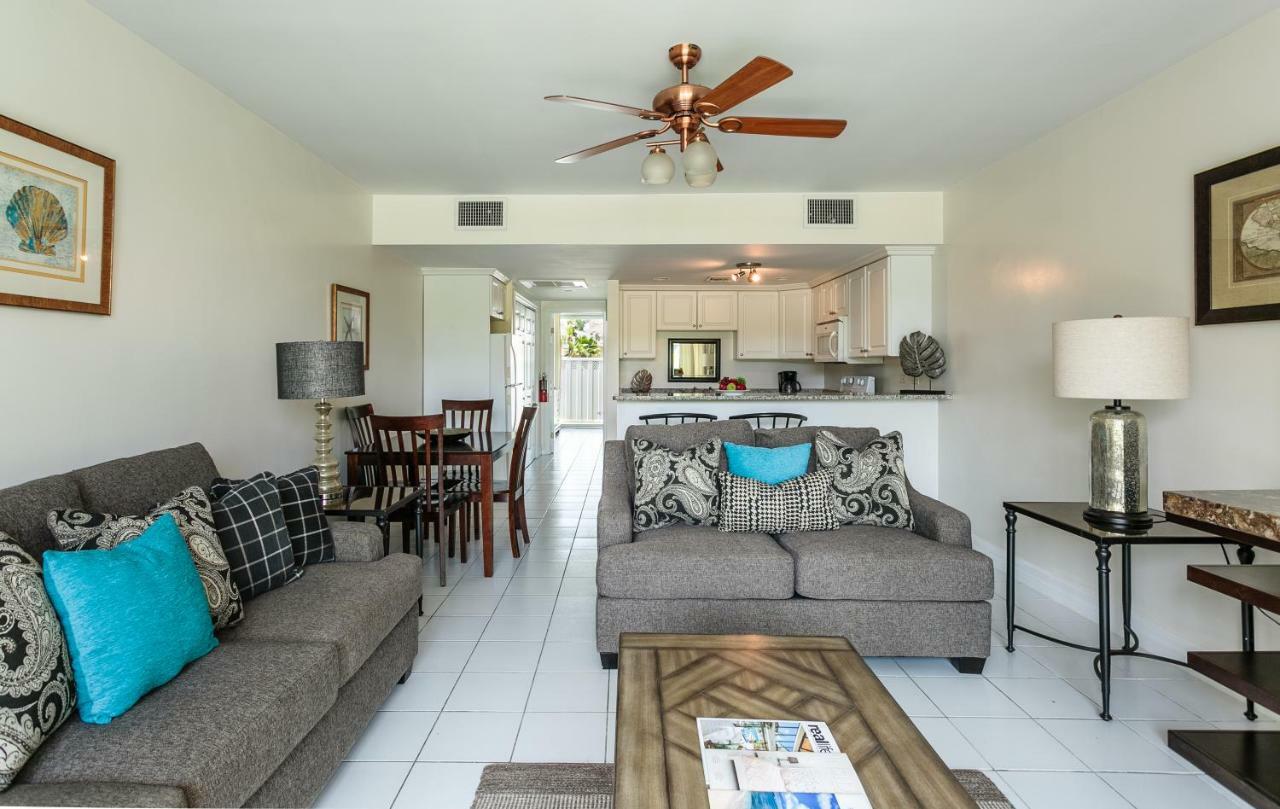 Beach Living At Island Pine Villas Blp Джорджтаун Екстер'єр фото